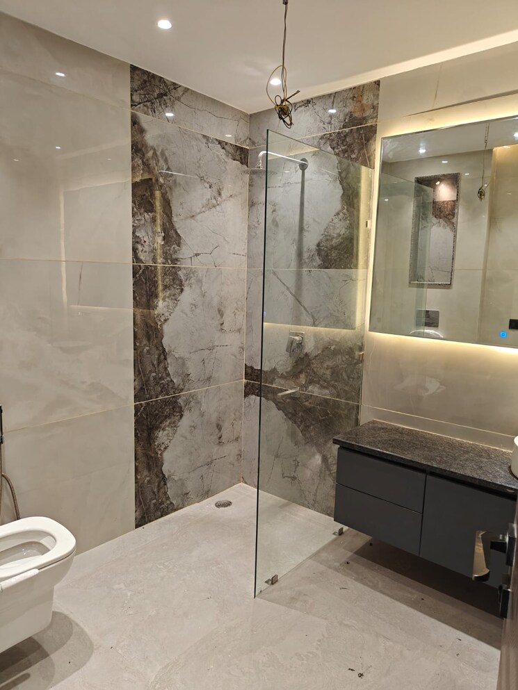 Bathroom, sushant lok i 2 Bedroom 1250 Sq.Ft. Builder Floor In Sushant Lok I Gurgaon 9257584