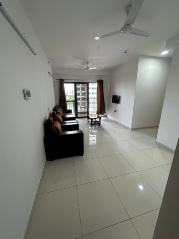 Building Lobby in 1.5 BHK Apartment at Amanora Gold Towers, Hadapsar – for Rent