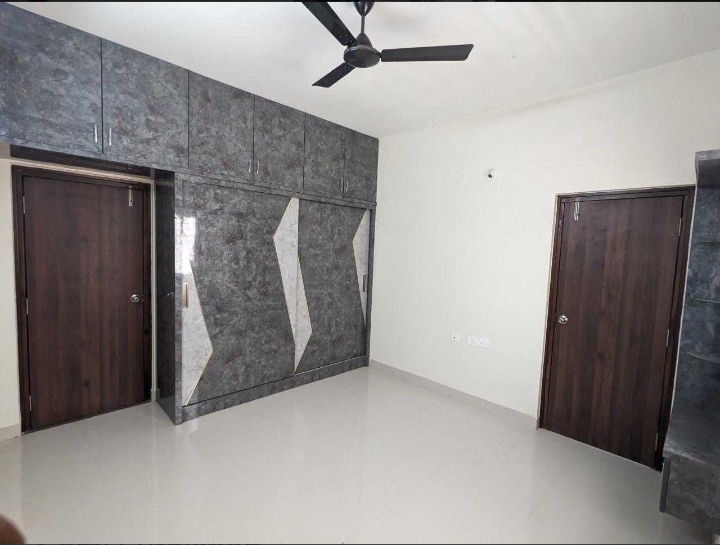 2 BHK + Pooja Room,Study Room,Extra Room Apartment For Rent in HPR Lakefront