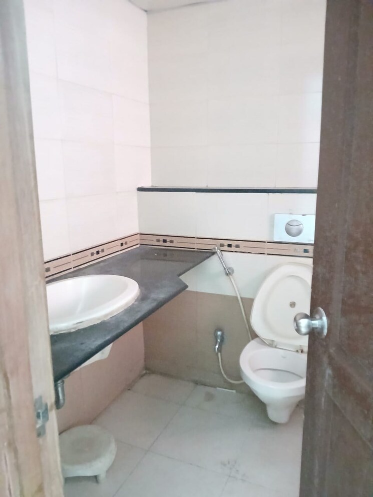 Bathroom, magarpatta-jasminium 2 Bedroom 1250 Sq.Ft. Apartment In Hadapsar Pune 9257612