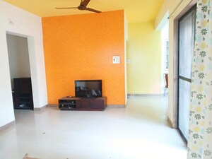 Room in 2 BHK Apartment at Magarpatta Jasminium, Hadapsar – for Rent