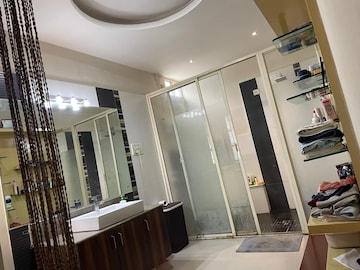 Team Area in 3 BHK Builder Floor at Rt Nagar – for Sale