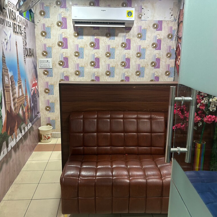 Other, sector 17 Commercial Office Space 600 Sq.Ft. In Sector 17 Chandigarh 9257656