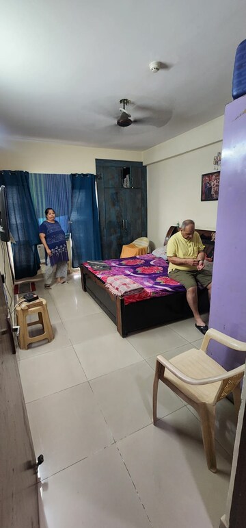 Bedroom in 2.5 BHK Apartment at Panchsheel Greens II, Sector 16 Greater Noida – for Sale