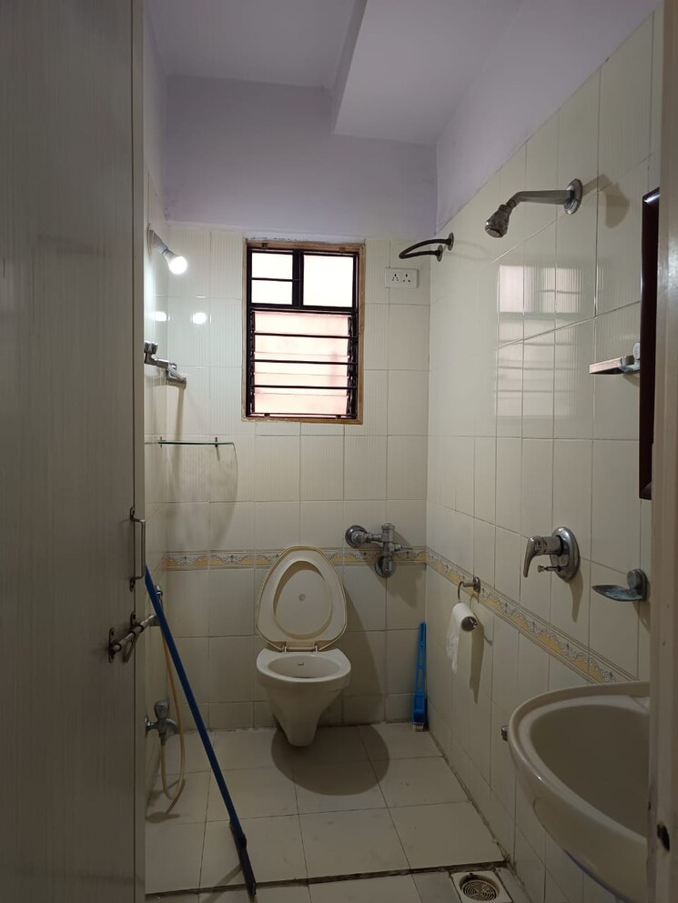 Bathroom, magarpatta-city-cosmos 2 Bedroom 980 Sq.Ft. Apartment In Magarpatta Road Pune 9257736