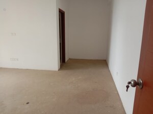 Room in 4 BHK Apartment at Indiabulls Centrum Park, Sector 103 – for Sale