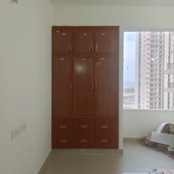 Furnished Amenities in 2 BHK Apartment at Amrapali Heartbeat City, Sector 107 – for Rent