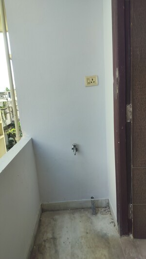 Furnished Amenities in 2 BHK Apartment at Banjara Hills – for Rent