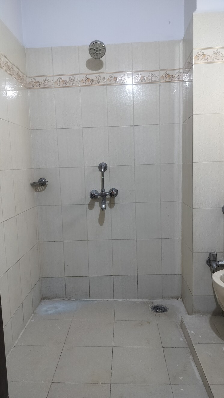 Bathroom, banjara hills 2 Bedroom 1200 Sq.Ft. Apartment In Banjara Hills Hyderabad 9257770