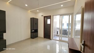 Room in 3 BHK Apartment at Pir Machalla – for Rent