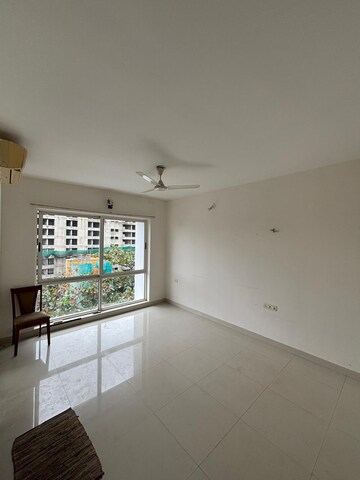 Room in 2 BHK Apartment at Marvel Azure, Hadapsar – for Rent
