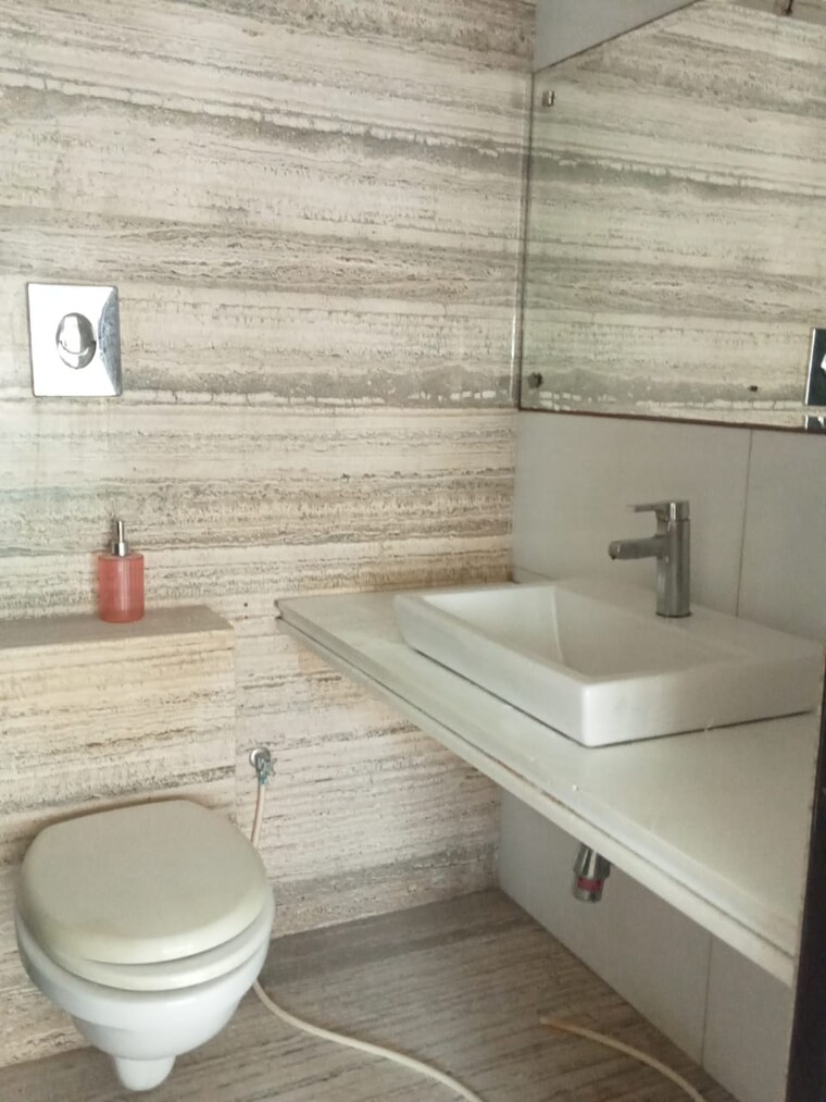 Attached Bathroom, versova-lands-end-society 2 Bedroom 750 Sq.Ft. Apartment In Lokhandwala Complex Mumbai 9257864