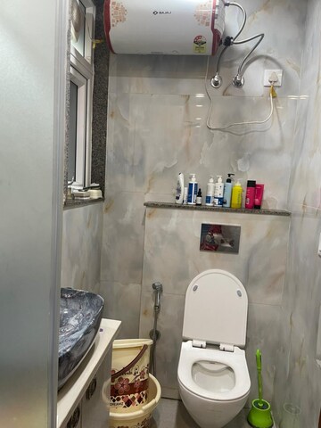 Bathroom in 1 BHK Builder Floor at Sector 57 – for Rent