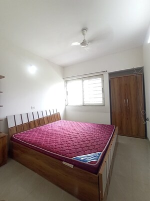 Bedroom in 2 BHK Apartment at Amanora Trendy Homes, Hadapsar – for Rent
