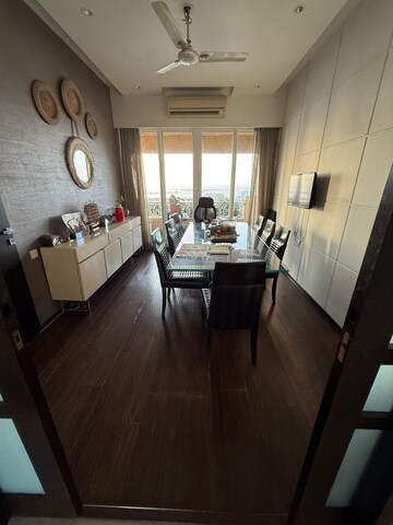 Dining Room in 4 BHK Apartment at Capri Heights Apartment, Pali Hill – for Rent