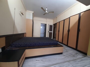 Bedroom in 2 BHK Apartment at Goregaon East – for Rent