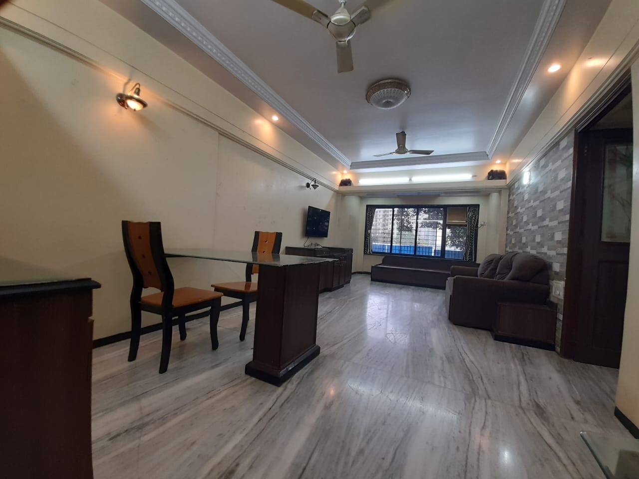 2 BHK Apartment For Rent in Rajani Gandha Building go