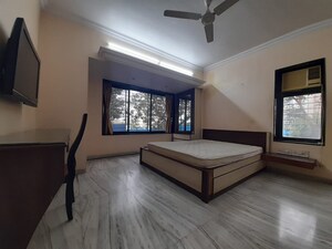 Room in 2 BHK Apartment at Goregaon East – for Rent