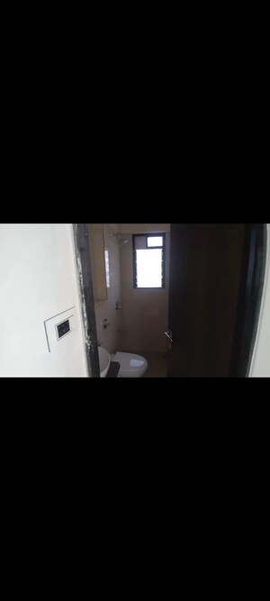 Room in 2 BHK Apartment at Platinum 53 West, Andheri West – for Rent