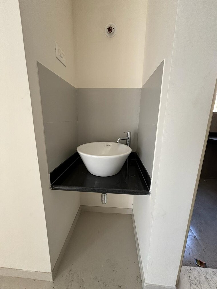 Bathroom, austin-county 3 Bedroom 950 Sq.Ft. Apartment In Tathawade Pune 9257980