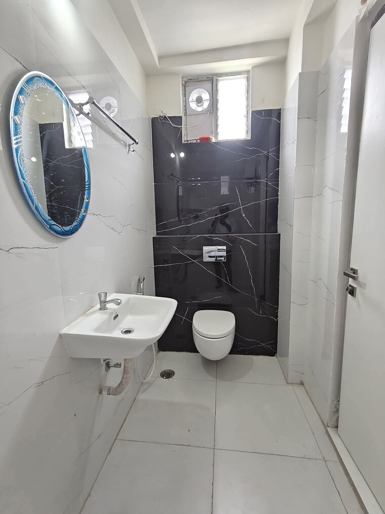 Bathroom, mahathi-nilayam 2 Bedroom 1500 Sq.Ft. Apartment In Madhapur Hyderabad 9257956