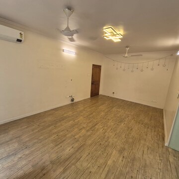Room in 2 BHK Apartment at Tranquik Treat Apartment, Versova – for Rent