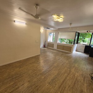 Room in 2 BHK Apartment at Tranquik Treat Apartment, Versova – for Rent