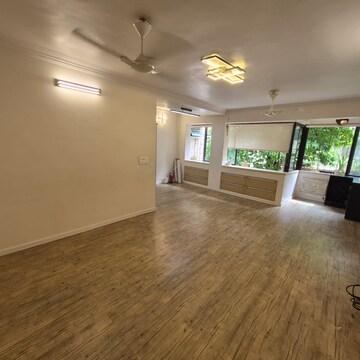 Room in 2 BHK Apartment at Tranquik Treat Apartment, Versova – for Rent