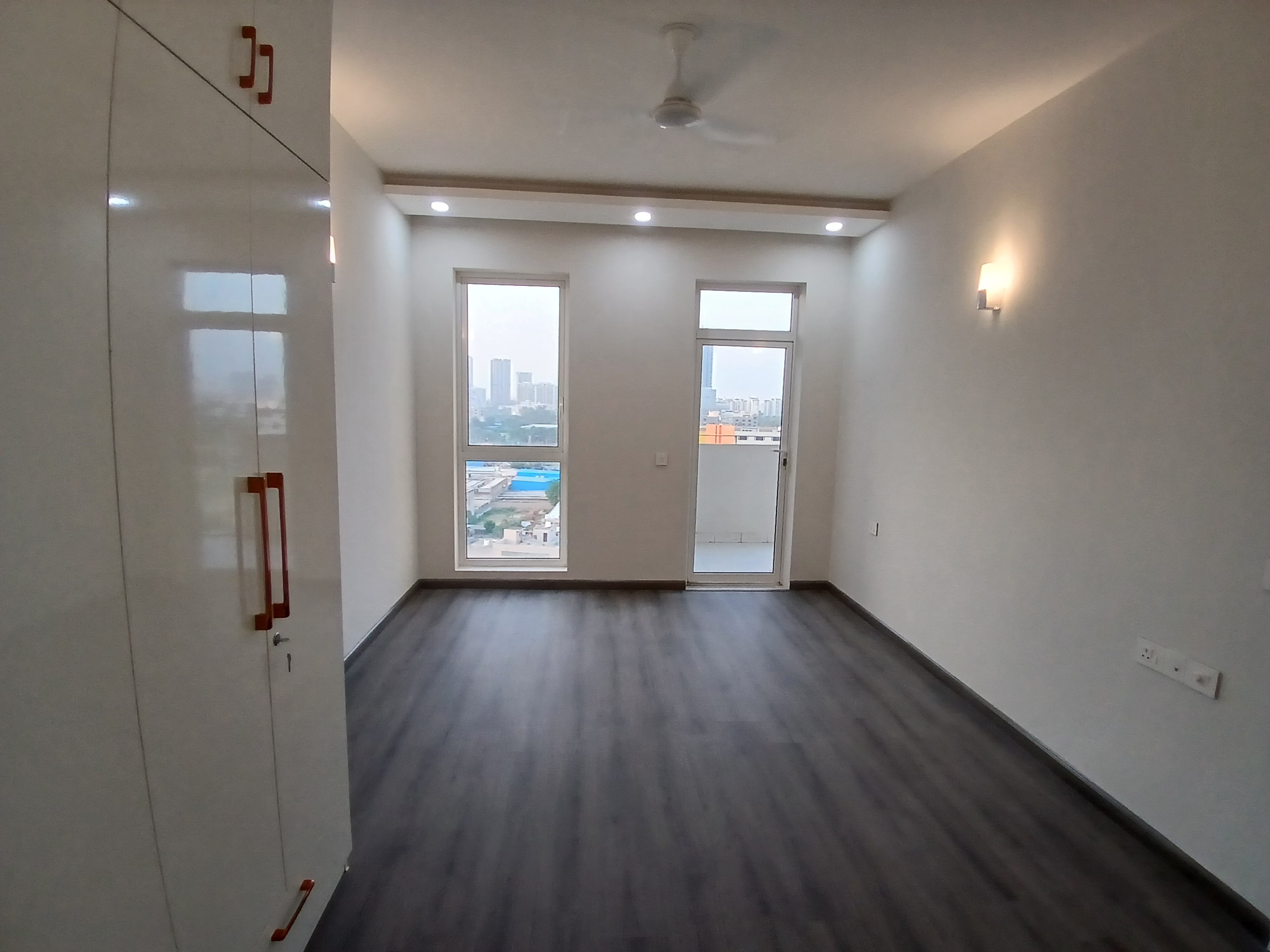 2 BHK + Study Room Apartment For Sale in Ireo The Corridors