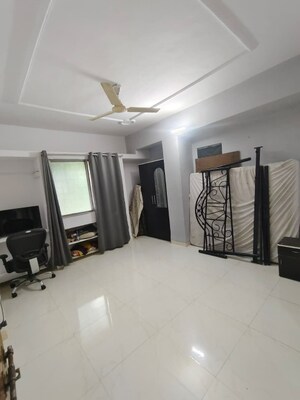 Room in 1 BHK Apartment at Dhanvantari Colony – for Rent