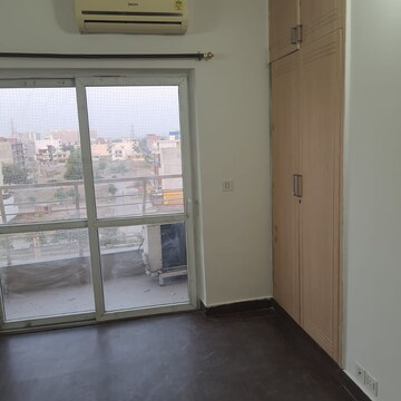 Room in 2 BHK Apartment at BPTP The Resort, Mortzapur – for Sale