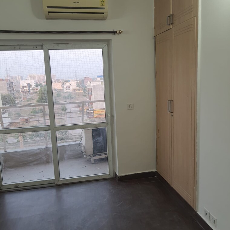 Room, bptp-the-resort 2 Bedroom 737 Sq.Ft. Apartment In Mortzapur Faridabad 9258043