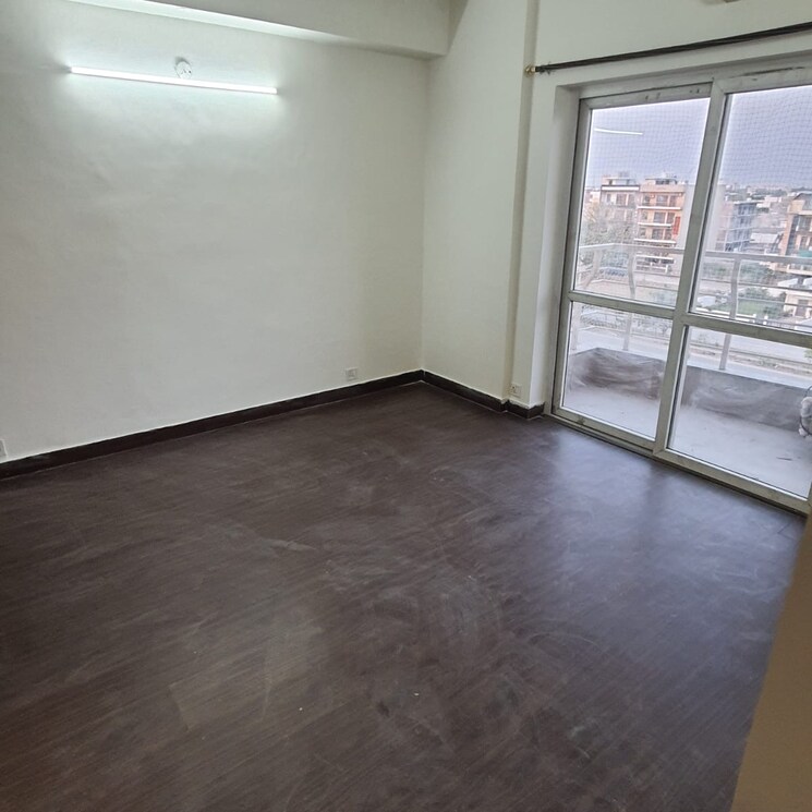 Room, bptp-the-resort 2 Bedroom 737 Sq.Ft. Apartment In Mortzapur Faridabad 9258043