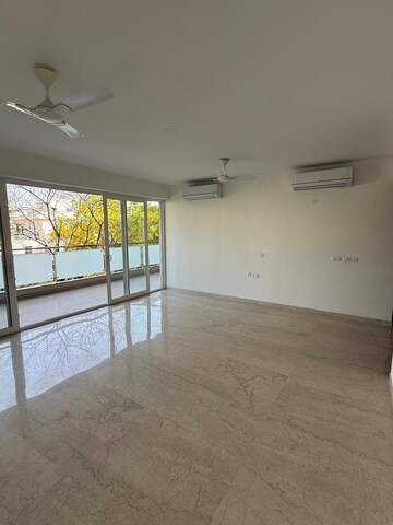 Room in 3 BHK Apartment at Hero Homes Phase 2, Sector 104 – for Rent