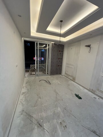 Building Lobby in 4 BHK Builder Floor at Sainik Colony – for Sale