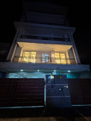 4 BHK Builder Floor – Exterior View View at Sainik Colony - for Sale