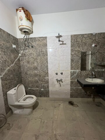 Bathroom in 1 BHK Builder Floor at Saket – for Rent