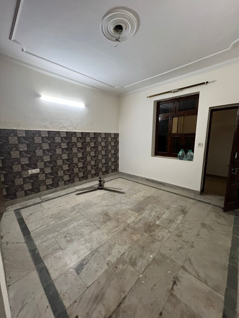  Parking, saket 1 Bedroom 450 Sq.Ft. Builder Floor In Saket Delhi 9258169