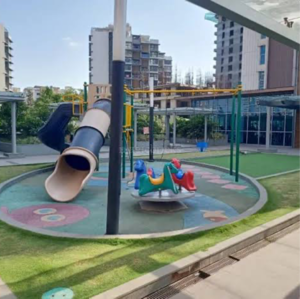 Swimming Pool in 1 BHK Apartment at Amanora Neo Towers, Amanora Park Town – for Rent