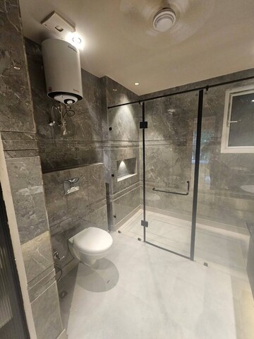 Bathroom in 3 BHK Builder Floor at Unitech South City 1, South City 1 – for Sale