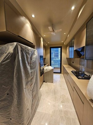 Kitchen in 3 BHK Builder Floor at Unitech South City 1, South City 1 – for Sale