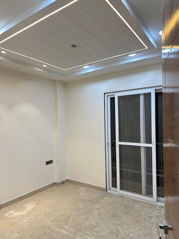 Room in 3 BHK Apartment at Ganga Triveni Apartment, Rohini Sector 9 – for Sale