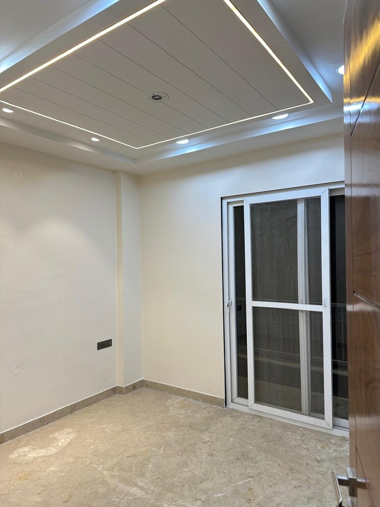 Room, ganga-triveni-apartment 3 Bedroom 1300 Sq.Ft. Apartment In Rohini Sector 9 Delhi 9258168