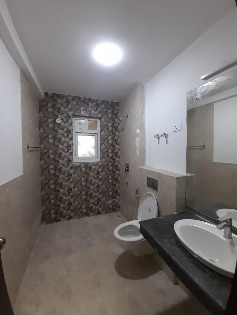 Bathroom, ats-le-grandiose 4 Bedroom 3200 Sq.Ft. Apartment In Sector 150 Noida 9258206