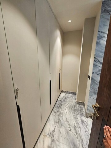 Building Lobby in 3 BHK Builder Floor at Unitech South City 1, South City 1 – for Sale