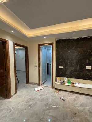 Building Lobby in 3 BHK Builder Floor at Sainik Colony – for Sale