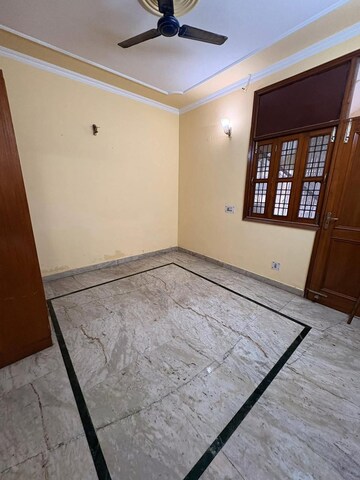Room in 2 BHK Independent House at Sector 23a – for Rent
