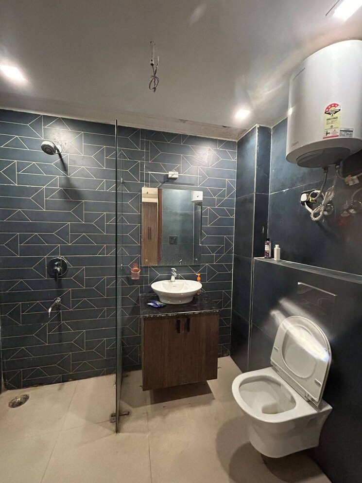 Bathroom, saket 3 Bedroom 200 Sq.Ft. Builder Floor In Saket Delhi 9258293