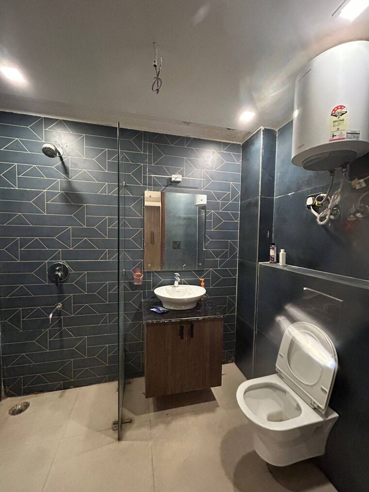 Bathroom, saket 3 Bedroom 200 Sq.Ft. Builder Floor In Saket Delhi 9258293
