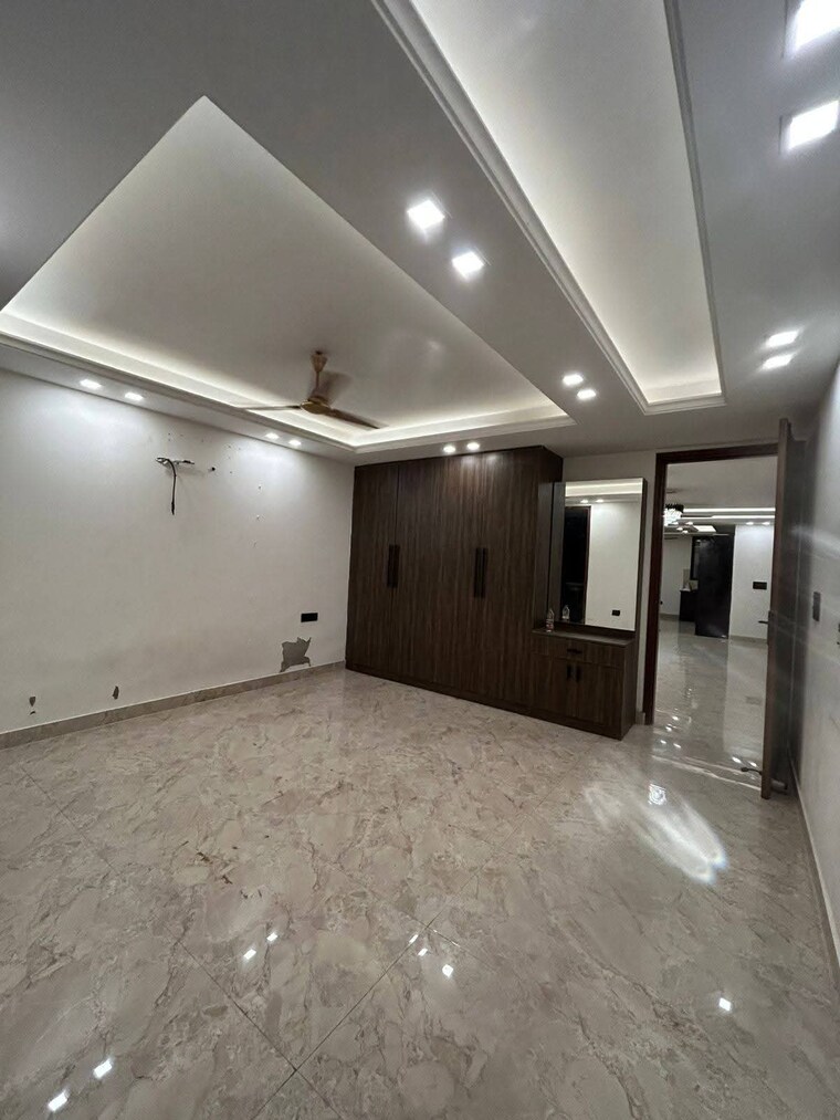 Room, saket 3 Bedroom 200 Sq.Ft. Builder Floor In Saket Delhi 9258293